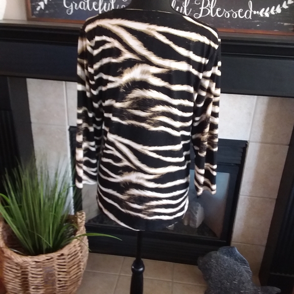 CHAUS Ladies V-neck Top - Picture 4 of 6